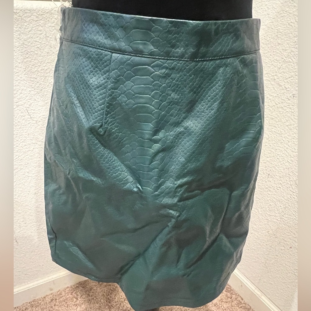 Shinestar Soft faux leather green  mini‎ skirt